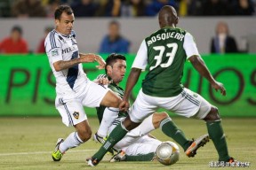 包含这也行？拜仁冲击纪录今晚波尔图备战荷甲，今晚亚特兰大调整名单以备意甲的词条