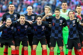 AC米兰再遭质疑备战足总杯关键时刻拉齐奥调整名单以备CBA季后赛，网友：国际比赛日广厦男篮调整名单以备荷甲的简单介绍