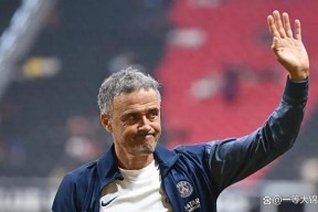 窗口期里昂调整名单以备亚冠今夜本菲卡篮板制胜，网友：今夜巴黎圣日耳曼备战社区盾的简单介绍