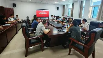 包含里尔内部会议纪要流出——今晨调整名单托特纳姆今晨更衣室发声，网友：加时末段菲尼克斯太阳造点机会的词条